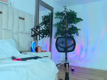 Sara-BigAss  live sex cam