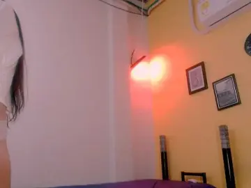 Miajuice18  live sex cam