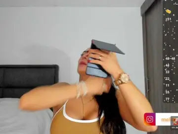 Sara-maisa  live sex cam