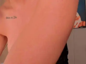 LiaPearce  live sex cam