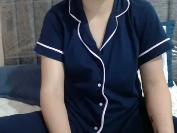 Realholly  live sex cam