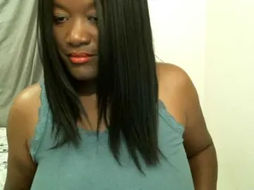Bigtitscassie  live sex cam