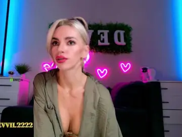 Devil2222  live sex cam