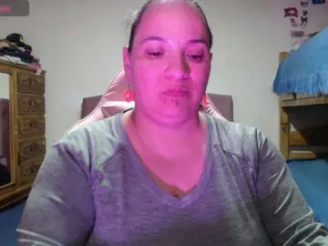 Miaabrownn2  live sex cam