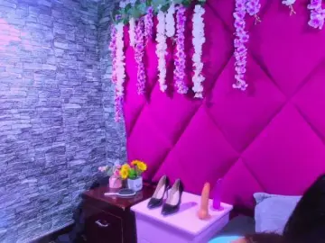 AlanaDeivis  live sex cam