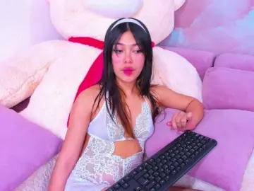 AlanaDeivis  live sex cam