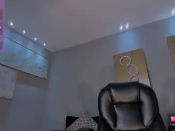 LisaFlowers  live sex cam