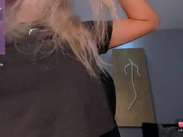 LisaFlowers  live sex cam