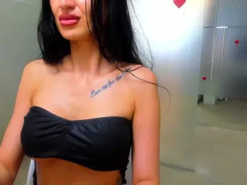 Queenrafaelle  live sex cam