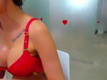 Queenrafaelle  live sex cam