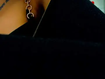 Queenrafaelle  live sex cam