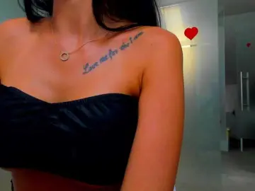 Queenrafaelle  live sex cam
