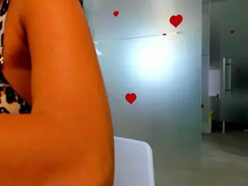 Queenrafaelle  live sex cam