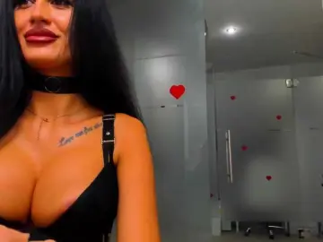 Queenrafaelle  live sex cam