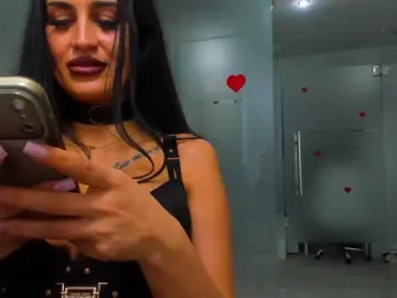 Queenrafaelle  live sex cam