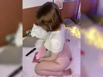 KrissCherri  live sex cam