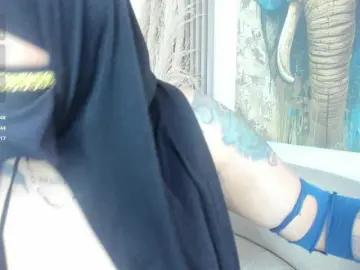 Zully-arabb  live sex cam