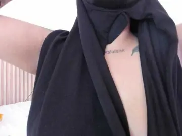 Zully-arabb  live sex cam