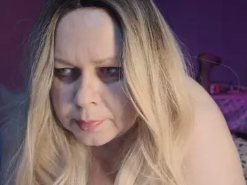 CharleeKendall  live sex cam