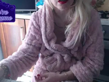 Martachatte19  live sex cam