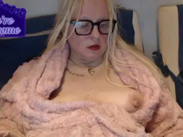 Martachatte19  live sex cam