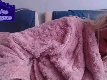 Martachatte19  live sex cam