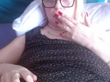 Martachatte19  live sex cam