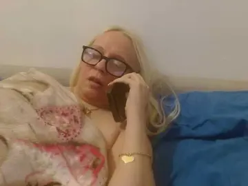 Martachatte19  live sex cam