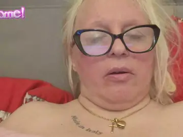 Martachatte19  live sex cam