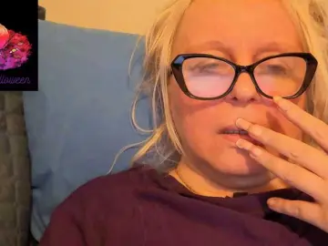 Martachatte19  live sex cam