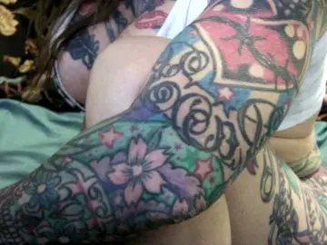 Pamelagunns  live sex cam