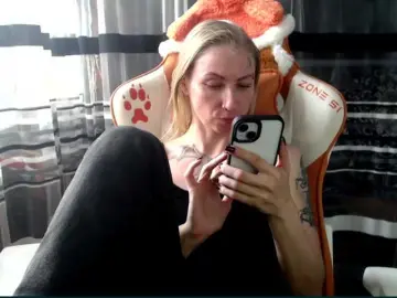 Lollifoxy  live sex cam