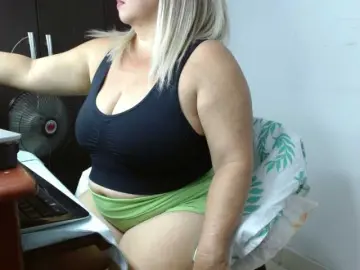 LolytaWOMAN  live sex cam