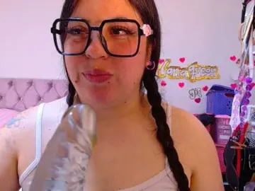 Lanaqueen699  live sex cam