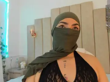 Naylaa-  live sex cam