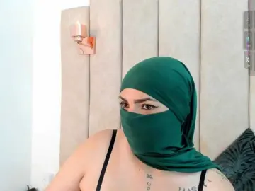 Naylaa-  live sex cam