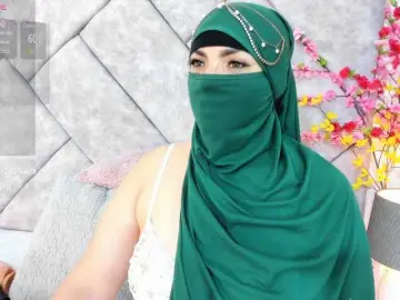 Naylaa-  live sex cam