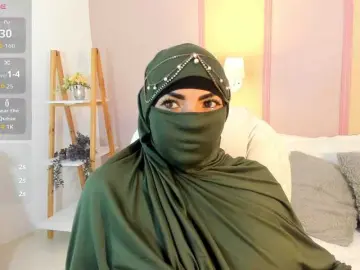 Naylaa-  live sex cam