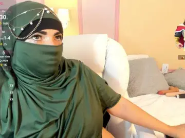 Naylaa-  live sex cam