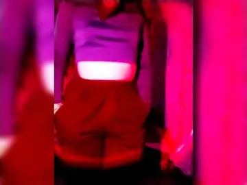 ILONESSA  live sex cam