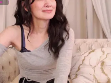 Laydee-E  live sex cam