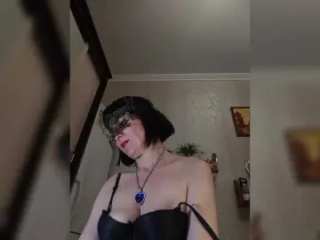 Lilya18  live sex cam