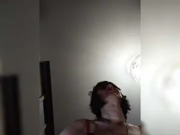 Lilya18  live sex cam