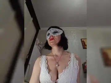 Lilya18  live sex cam