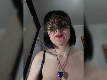 Lilya18  live sex cam