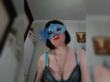 Lilya18  live sex cam