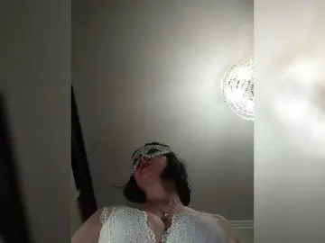 Lilya18  live sex cam