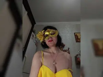 Lilya18  live sex cam