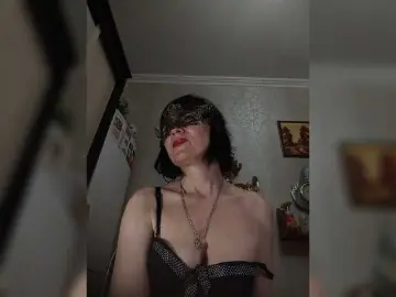 Lilya18  live sex cam