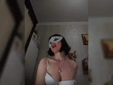 Lilya18  live sex cam